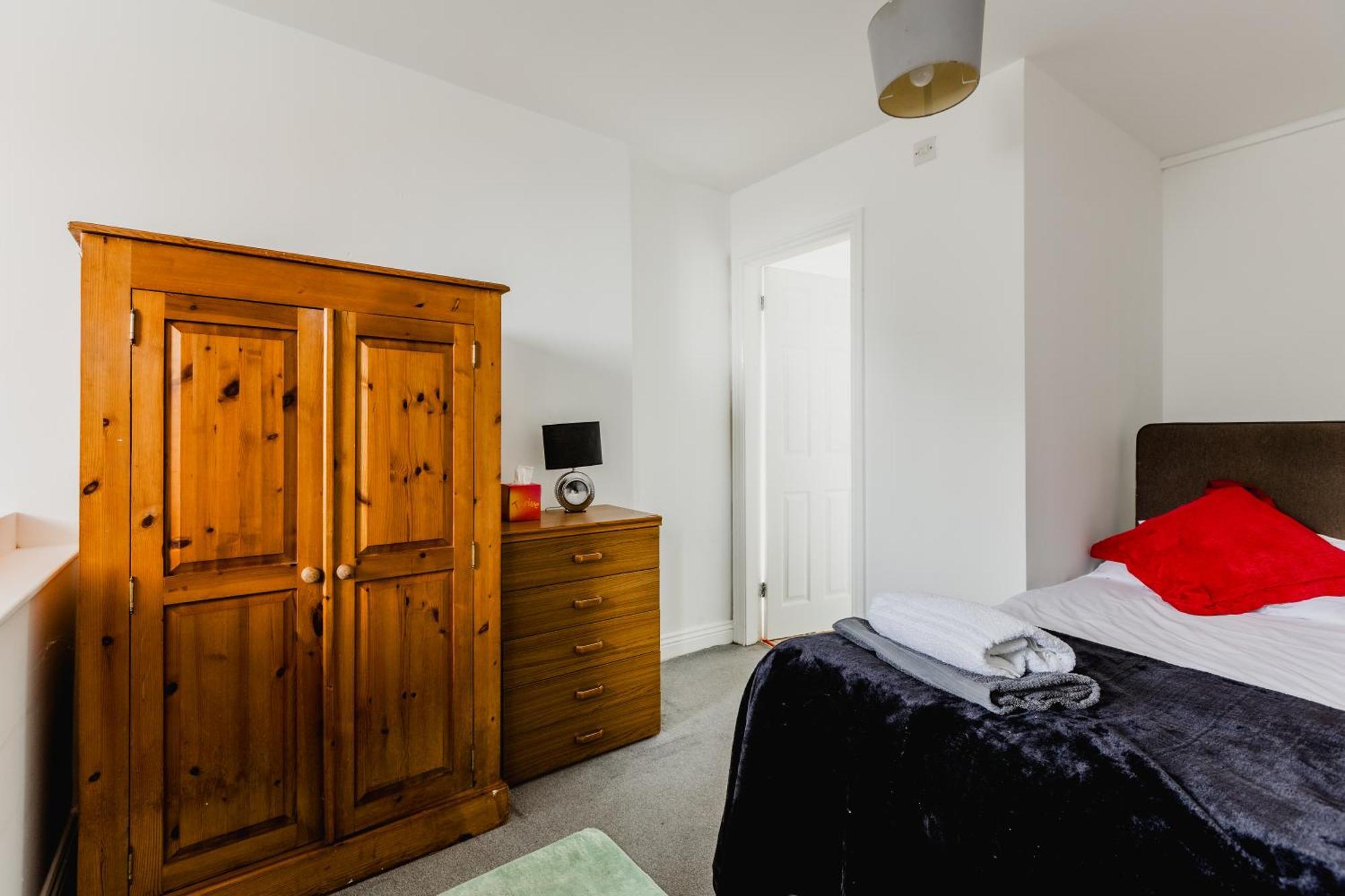 Hullidays - Queen St Duplex