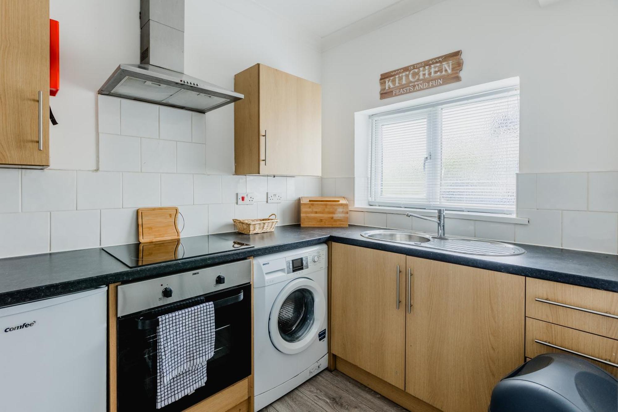 Hullidays - Queen St Duplex Apartment